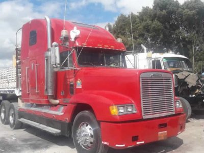 Cabezal marca Freightliner en Venta