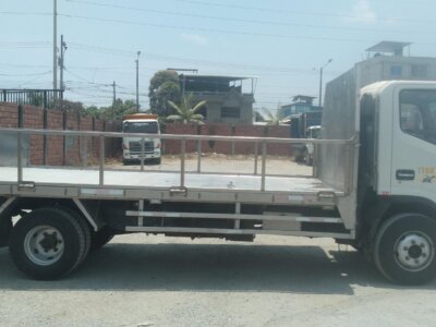 VENTA DE CAMION JAC DE 6 TONELADAS CON PLATAFORMA DE ACERO INOXIDABLE